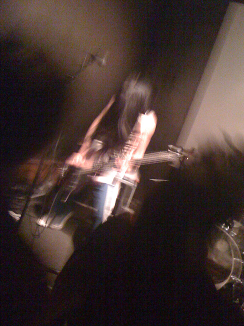 ritsuko taneda of shonen knife performing in Hamburg 7.9.2011